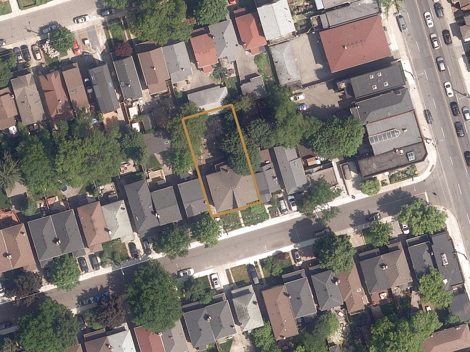 Aerial of 10 Lessard with the lot outlined